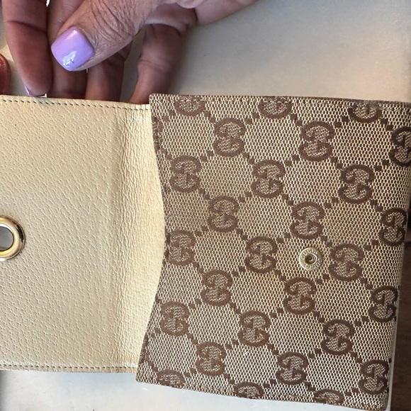 Gucci wallet Euc 🔥🔥Host pick 💛💛 - Picture 4 of 5
